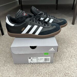 New - Adidas Samba Classic Soccer Shoe -Black & White - Mn 7.5